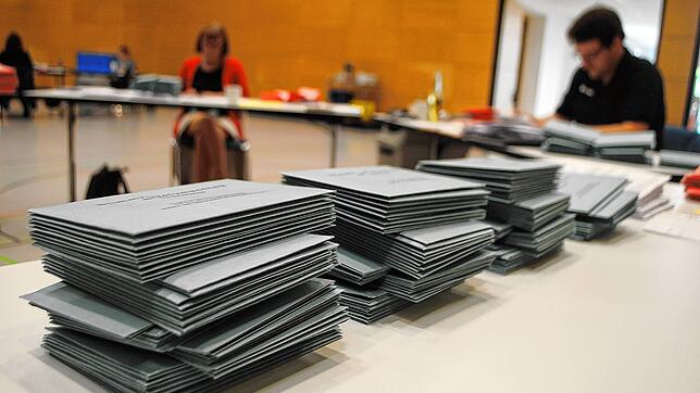 In der Stadthalle Waldshut sind für die Bundestagswahl fünf von sieben Briefwahlvorständen der Großen Kreisstadt untergebracht. ...