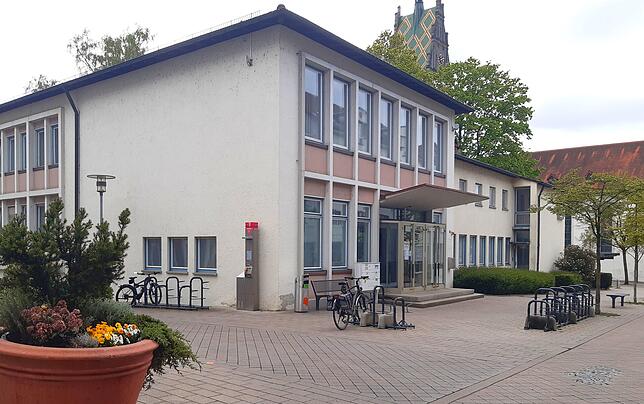 Das alte Zollhaus in Friedrichshafen entspricht der filigranen Ästhetik der 50er Jahre, die Andrea Gebhard lobt. Ob der Bau indes eine ...