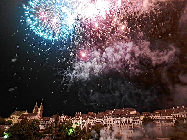 Bild 5: Basel lässt es krachen! Die schönsten Bilder des Feuerwerks am Rhein