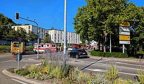 DRK, Feuerwehr und Polizei waren am Montag, 11. August, bei einem Unfall auf der B34/Abzweigung B500 gefordert.