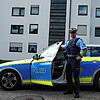 Die Polizei, hier Kamil Sokol vom Polizeiposten Blumberg, warnt ausdrücklich davor, irgendwelchen Telefonanrufern, die sich für einen ...