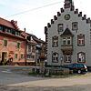 Mit einem begrenzt offenen Architektenwettbewerb beschloss der Stadtrat am Montag die Sanierung und Erweiterung des Stühlinger Rathaus. ...