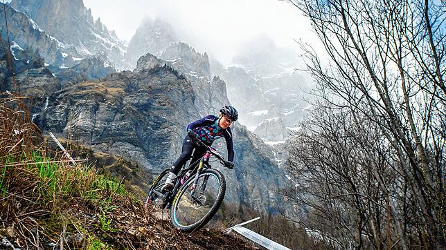 Platz acht in Leukerbad: Junioren-Mountainbikerin Finja Lipp (SG Rheinfelden) vom Team Orbea Serpentine Velosport unterbrach ihre ...