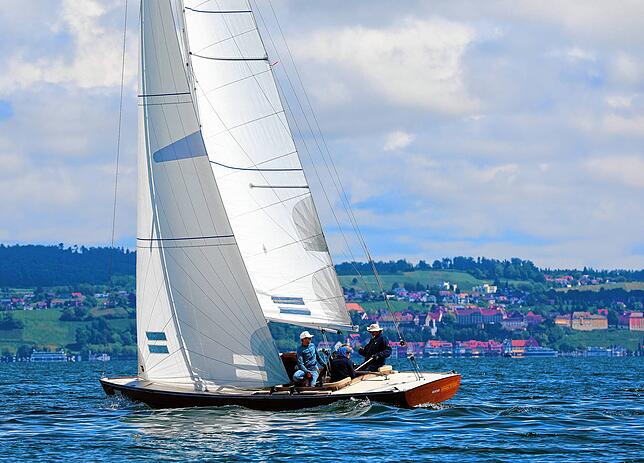 Bild 14: Dutzende Segelyachten im Konstanzer Trichter: Bilder der Regatten bei der Bodenseewoche