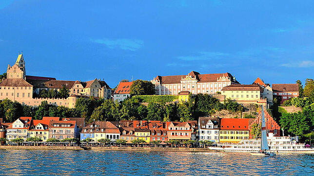 Die Stadt Meersburg punktet unter anderem mit ihrer Burg, der Altstadt und dem Neuen Schloss sowie der Lage direkt am See. Wie lassen ...