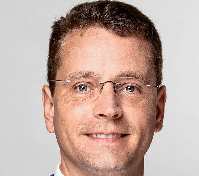 Niels Nauhauser ist Finanzexperte der Verbraucherzentrale Baden-Württemberg. Die Verbraucherzentrale berät Riester-Kunden, wenn es darum ...
