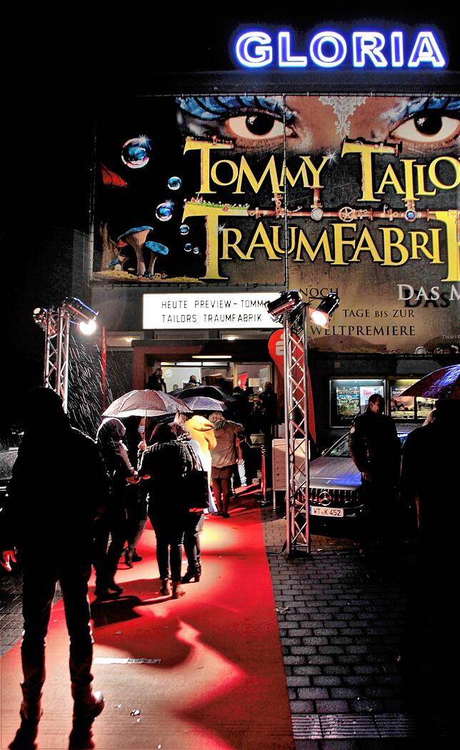 Zur Preview am Donnerstag standen die Gäste Schlange. Die Vorstellung war hauptsächlich für geladene Gäste, Sponsoren und Unterstützer ...