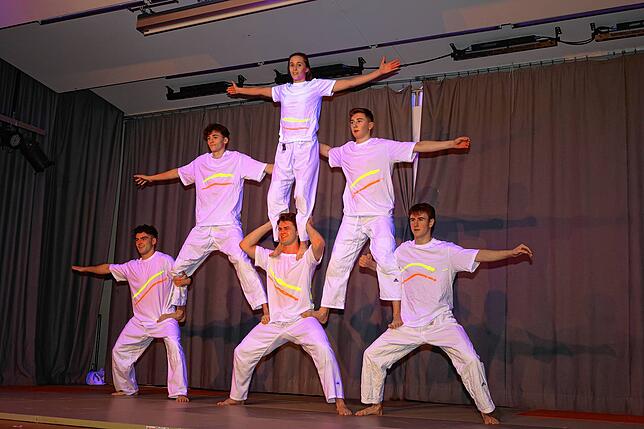 Einen kraftvollen und akrobatischen Auftritts zeigte die Parcours- und Freerunning-Abteilung des Judo-Club Pfaffenweiler beim ...