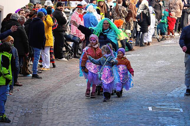 Bild 23: Meersburger Fasnacht: Die schönsten Bilder vom Kärrelerennen 2025
