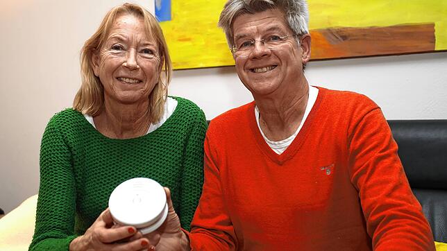 Unscheinbare, kleine Lebensretter: Den Rauchwarnmeldern haben Renate und Andreas Hipp ihr Leben zu verdanken.