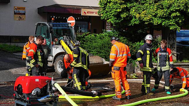 Manche Hegauer Ortsteile mussten schon prägende Erfahrungen mit Überschwemmungen und Unwettern machen. Letztes Jahr im Juli waren 400 ...