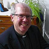 Pfarrer Fabian Schneider.