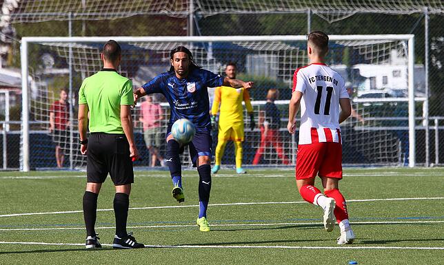 Bild 4: VfB Waldshut bezwingt den FC Tiengen 08 mit 4:0 im Derby &ndash; und wir haben Bilder!