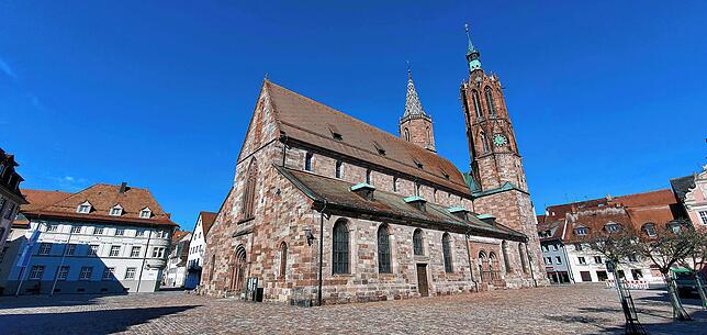 Das Villinger Münster im Sonnenschein.