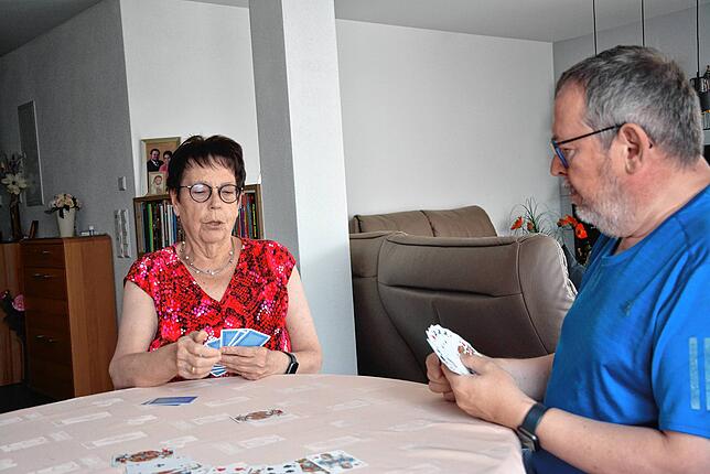 Heidi Bechel und ihr Mann Walter sind passionierte Skatspieler. Gemeinsam sicherte sich das Paar den Vizemeistertitel im Mixed des ...