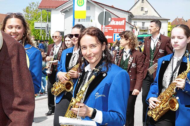 Bild 10: Bilder vom Jubiläumsumzug des Musikvereins Liggersdorf im Rahmen des Bezirksmusikfestes