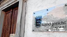 Am Landgericht Ravensburg wurde gegen einen 69-Jährigen aus Friedrichshafen die Unterbringung in einem psychiatrischen Krankenhaus ...