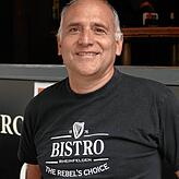 Oliver Dürrholder vom Bistro kritisiert, dass die Öffnungserlaubnis so kurzfristig kam.