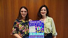 Sarah Heydeck (links) und Vanessa Wiesmann haben den „Abend der Kultur“ organisiert, sie sind Lehrerinnen an der Waldshuter ...