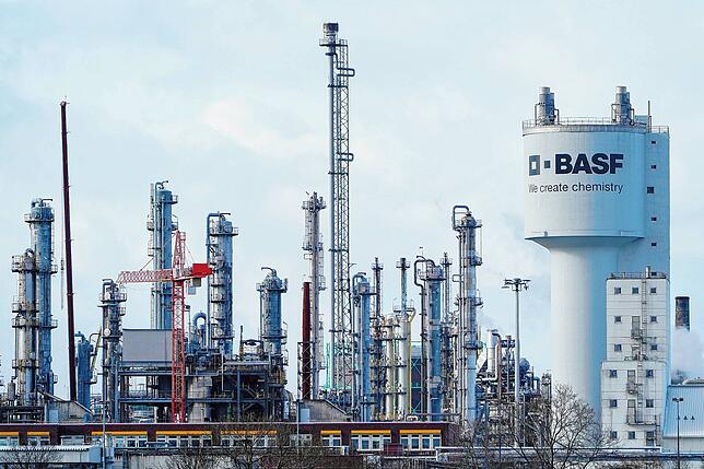 BASF in Ludwigshafen. Das Unternehmen schließt Fertigungsstraßen am Heimatstandort.