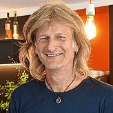 Rudi Fürst-Maschek betreibt das &bdquo;Café am Riettor&ldquo;.