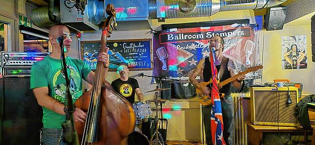 Bild 21: 7 Bands, 7 Kneipen: So ausgelassen feierte Waldshut bei der 12. Musiknacht