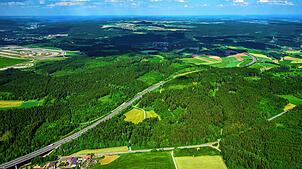 Das Gewann Langwieden auf dem Gebiet des Engener Ortsteils Zimmerholz nördlich der Autobahn 81. Dort könnten neue Windräder entstehen.