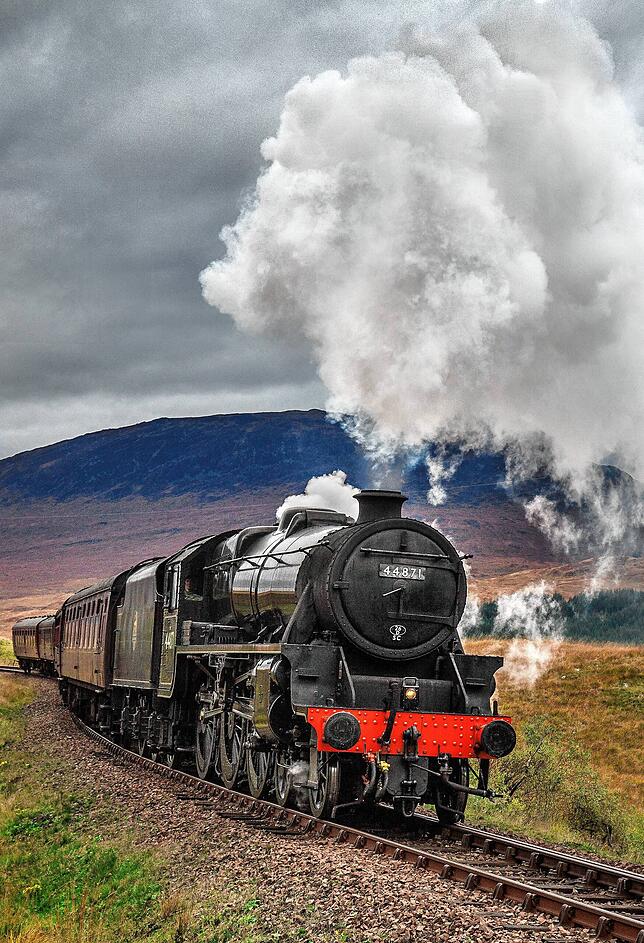 Der Hogwarts-Express hießt in Wirklichkeit „Jacobite Steam Train“ und ist in Schottland unterwegs.
