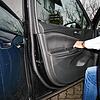 Zack, Delle: Das Aufschlagen der Autotür genügt, um bei einem anderen Auto einen Schaden zu verursachen. Wer, sich dann vom Unfallort ...
