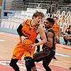 Jonas Niedermanner (am Ball) dreht sich in dieser Szene um Heidelbergs Point Guard Saeed Nelson. Wenig später musste der Schwenninger ...