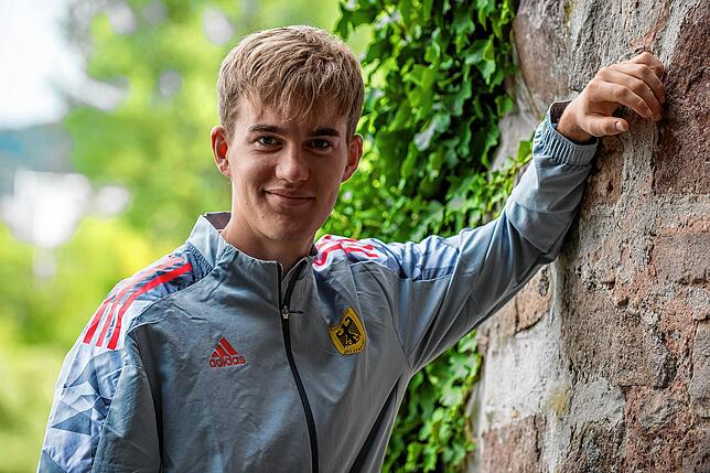 Fabian Kaskel (21) aus Bad Säckingen ist seit gut zwölf Jahren Biathlet. Begonnen hat er beim SC Bad Säckingen und wechselte 2017 zum SC ...
