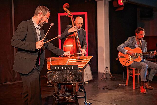 Bild 3: Seelenmassage zum Wochenstart – Das Jörg Enz Trio in der Basilika Singen
