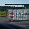 Keine Durchfahrt: Manches Navi will Autofahrer mit dem Zielort Salem in Ahausen direkt über das Gelände der Kelterei Widemann führen. ...