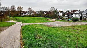 Auf der Freifläche im Bildhintergrund unterhalb der Ensisheimer Straße und in direkter Nachbarschaft zum Bildungszentrum soll die dritte ...