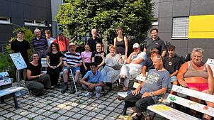 Die Projektgruppe des Caritaswohnheimes St. Elisabeth und der Grund- und Werkrealschule Gurtweil unternimmt eine erste Sitzprobe auf den ...