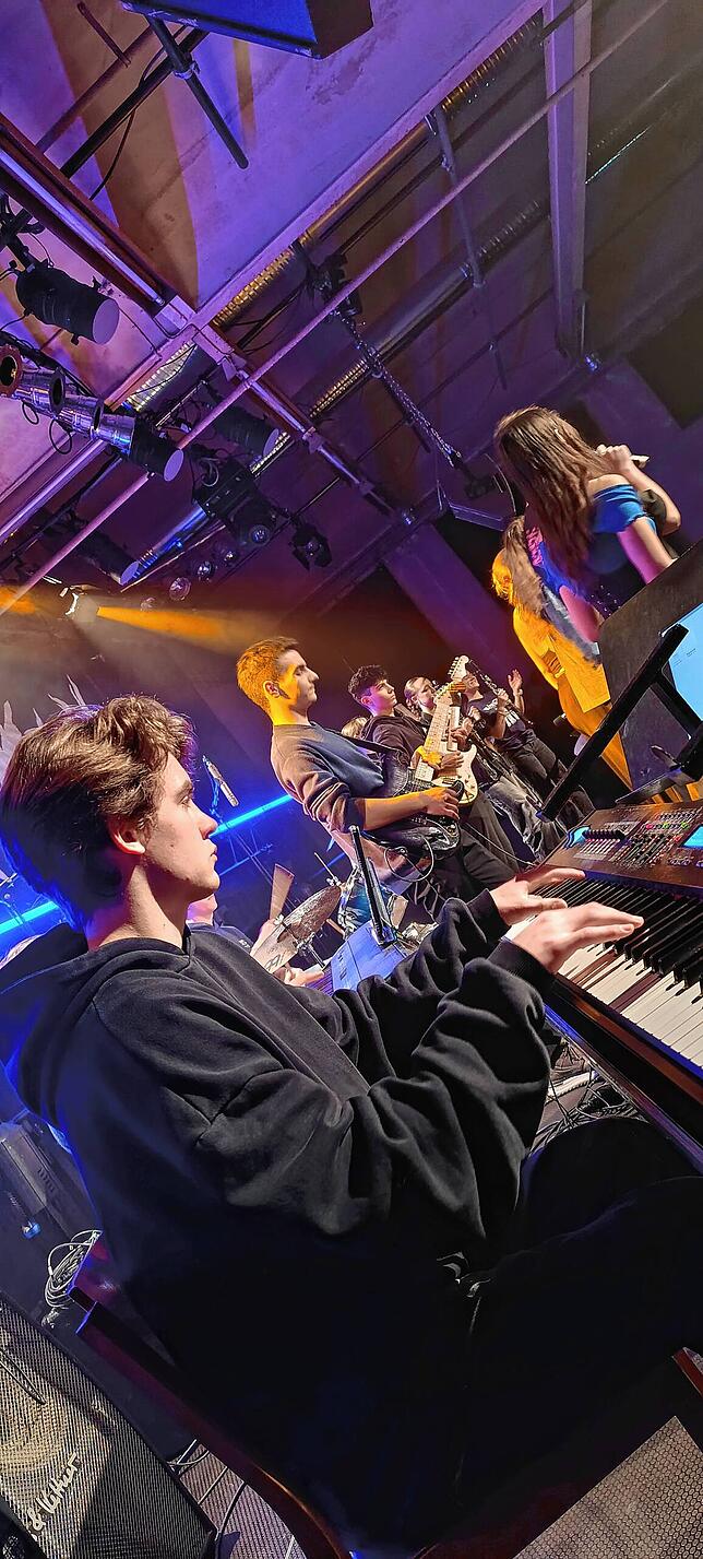 Bild 4: Bilder vom Schüler-Bandcontest in der Lauffenmühle