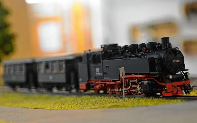 Seltenes Weihnachtsgeschenk, aber stark im Kommen als Freizeitbeschäftigung für Technik-Affine: die Modelleisenbahn.