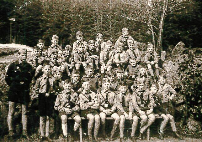 Eine Gruppe der Mannheimer Buben im sogenannten Wehragarten am Meierhof Richtung „Schneckenkarle“.