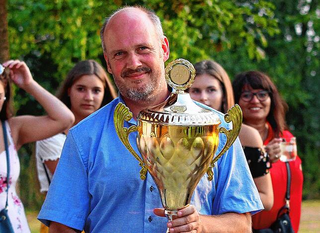 Will Konzepte: Bürgermeister Stefan Kaiser, hier auf unserem Archivbild mit dem Hotzenwaldcup des FC Schachen, will die Sportplätze in ...