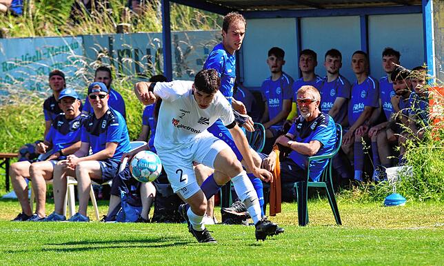 Bild 17: Enttäuschte Radolfzeller, jubelnde Villinger: Die besten Bilder vom Showdown in der Verbandsliga