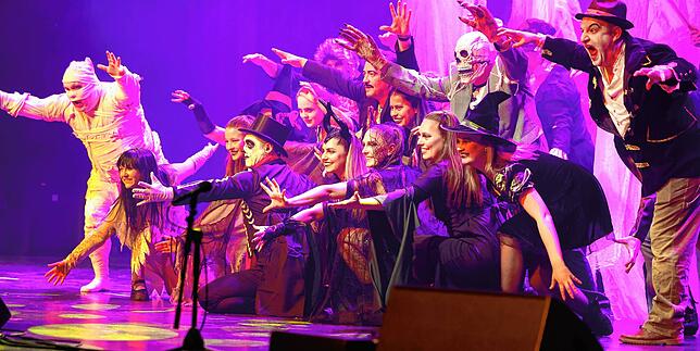 Bild 23: Zunftball 2025: Gruseln, Tanzen und Feiern im komplett ausverkauften Mozartsaal
