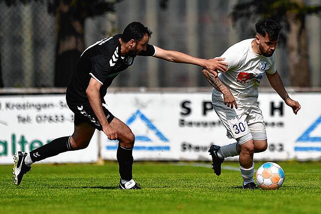 Bild 11: FC Erzingen verliert mit 2:4 bei Spitzenreiter VfR Hausen &ndash; und wir haben Bilder!
