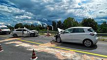 Östlich von Allensbach kam es am Dienstag auf der B33 in dem kurvigen Baustellenbereich zu einem Frontalzusammenstoß. Darin verwickelt ...