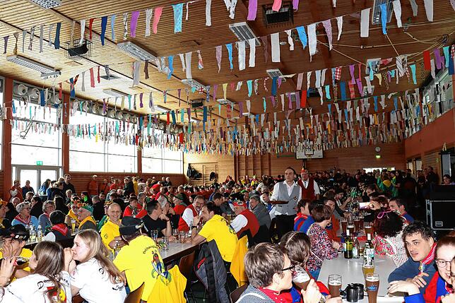 Bild 1: Dreikönigsfrühschoppen der Froschenzunft in der Güttinger Buchenseehalle