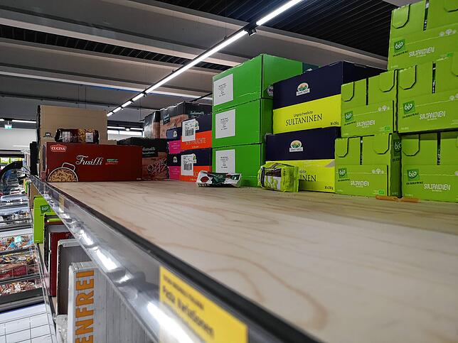 Auch bei Aldi sind Nudeln fast völlig vergriffen.