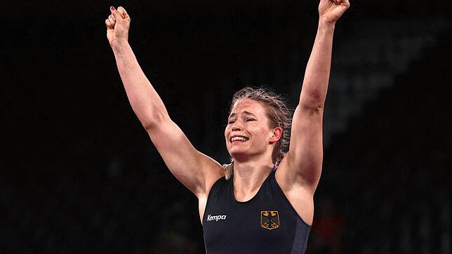 Eine Medaille hat sie sicher: Aline Rotter-Focken nach dem Finaleinzug.