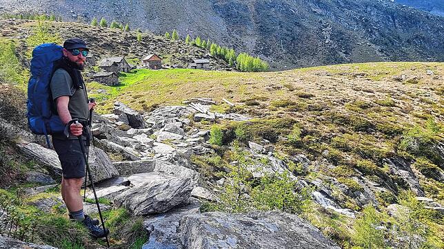 Marc Hensel im Tessin bei Malvaglia. Zwei Tage lang war er hier mit seinem Bruder im felsigen Gebiet unterwegs, um Höhenmeter für seinen ...