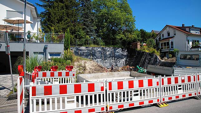 Eine Baustelle im Konstanzer Stadtteil Egg. Grundstücke in der Bodenseeregion sind begehrt. Aber wer hat Vorteile bei der Bauplatzvergabe?