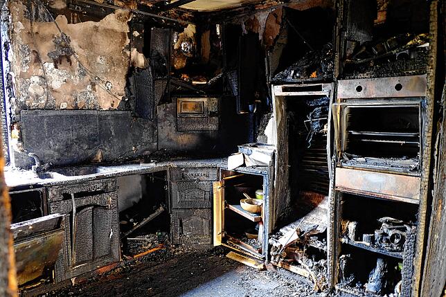 Das Feuer ist in der Küche der Erdgeschosswohnung ausgebrochen. Wie das genau geschehen ist, lässt sich vor Gericht nicht klären.
