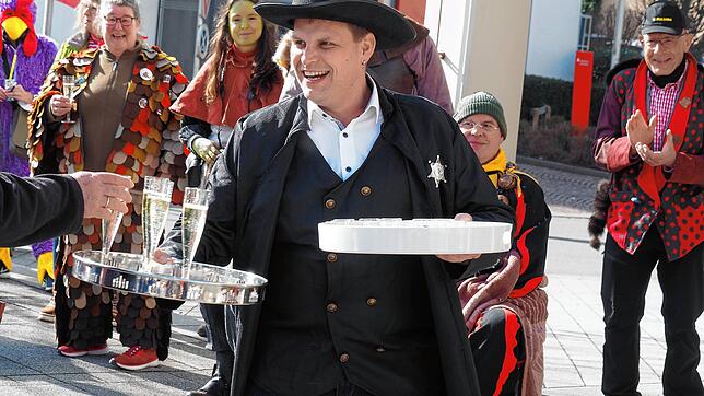 Bürgermeister Böhler wurde zum Kellner degradiert.